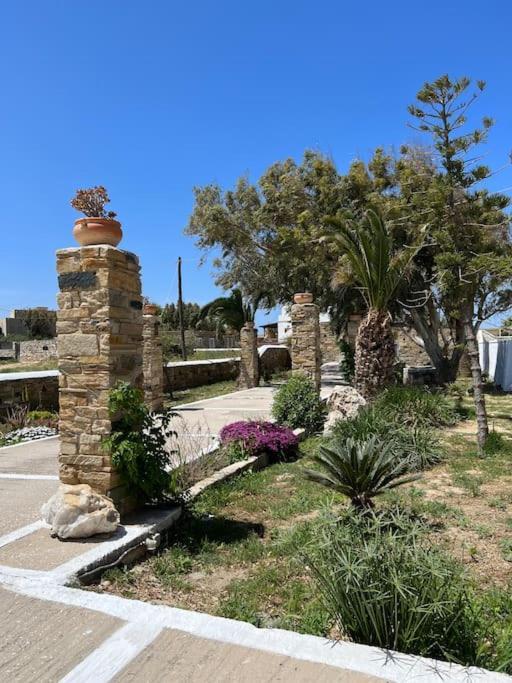 Θἔρως Apartment Tinos Bagian luar foto