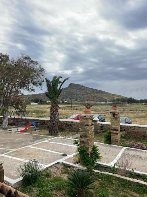 Θἔρως Apartment Tinos Bagian luar foto